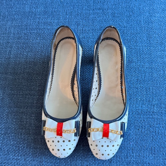 Passo Navy + White Leather Block Heel Pumps 8.5 Comfortable Office-Friendly - Picture 2 of 10
